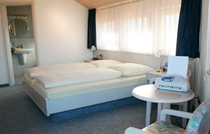 Hotel Crystal ฟิลเดอร์ชตัดท์ ภายนอก รูปภาพ