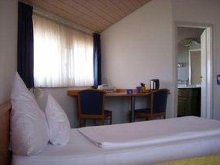 Hotel Crystal ฟิลเดอร์ชตัดท์ ห้อง รูปภาพ